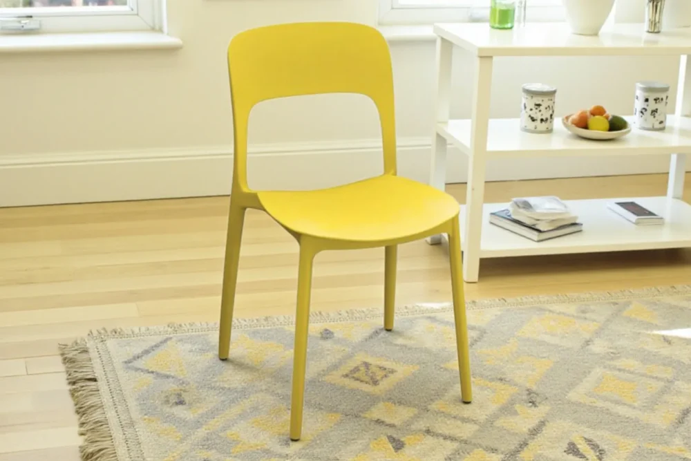 Art. 1951 - Sedia in polipropilene Gialla