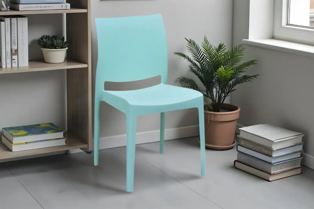 Art. 2028 - Sedia in polipropilene blu pastello - A