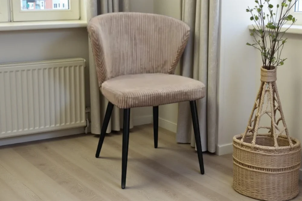 Art. 2032 - Sedia imbottita in velluto tortora