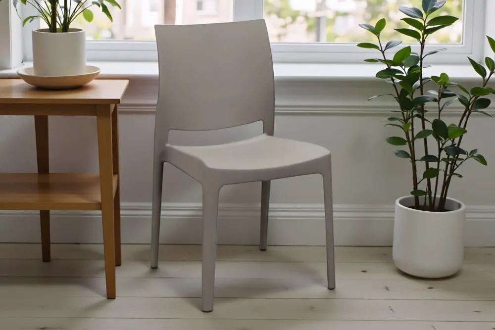 Art. 2083 - Sedia in polipropilene tortora