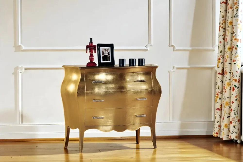 Comò bombato 3 cassetti foglia oro ART401-M