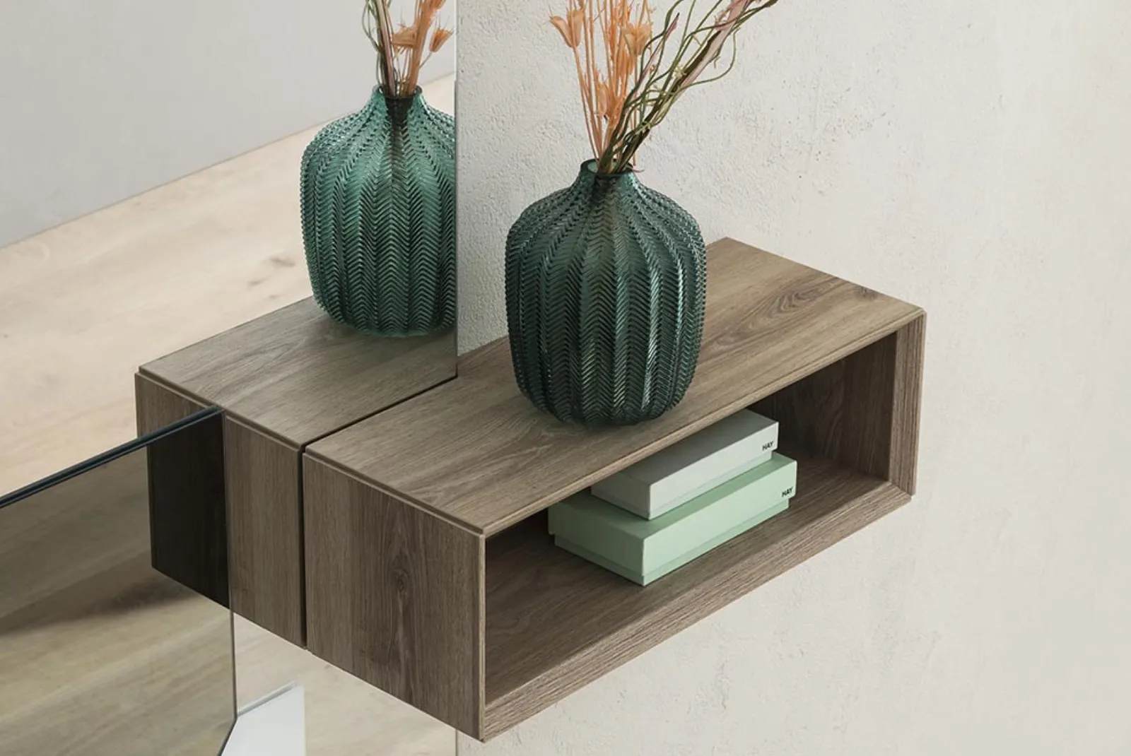 Zoom elemento a giorno per specchiera polo